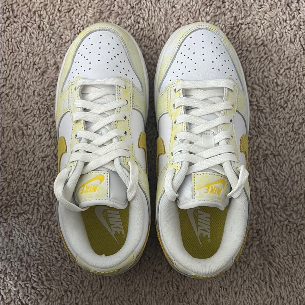 Nike White and Yellow Sneakers for Everyday Comfort